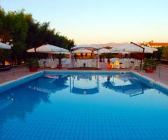 Stupendo impatto della piscina dell'Azienda Agrituristica Arabesque