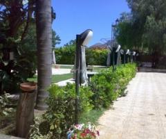 Dettaglio dell'esterno di Villa Tropicana