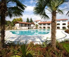 Location con piscina per i ricevimenti di nozze