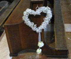 Addobbo a forma di cuore per le nozze