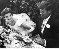 Foto di John e Jacqueline Kennedy nel giorno del matrimonio