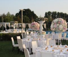 Ricevimento di matrimonio a bordo piscina