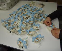 Creazione delle bomboniere per il battesimo