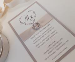 Partecipazione elegante tonalità neutre con nastro - Eliotecnica Balbi Wedding