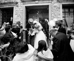 Foto degli sposi all\'uscita della chiesa