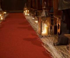 Allestimento lanterne per la chiesa