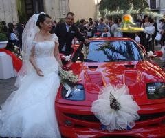 L'Isola dei Sogni - Gli sposi con la Ferrari noleggiata per il matrimonio