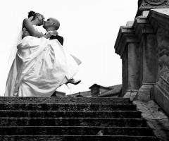 Bacio sulla scalinata