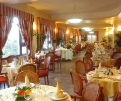 Sala interna dell'Hotel Azzolini