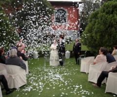 Sposi durante la celebrazione del matrimonio
