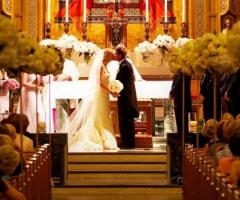 Allestimento floreale in chiesa con ortensie