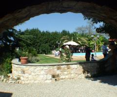 Ricevimento di matrimonio a bordo piscina