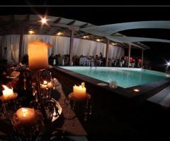 Matrimonio a bordo piscina