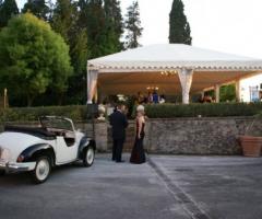 Portico per l\'aperitivo di matrimonio