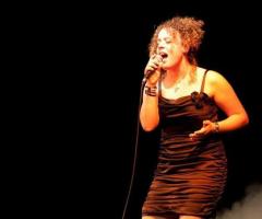 Toni & Angela - Angela in concerto