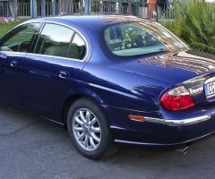 Jaguar S come macchina per il matrimonio