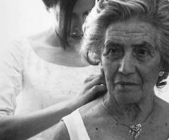 Foto della sposa con la nonna - Fotografo per il matrimonio a Verona