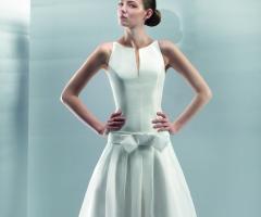 Abito da sposa con fiocco in vita