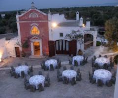 Ricevimento di nozze nell\'aia della Masseria