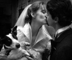 Fotografia del bacio degli sposi