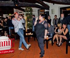 Jonni G con la cantante