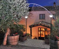 Esterno dell'agriturismo per ricevimento di matrimonio L'Airone