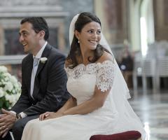 Gli sposi durante la celebrazione delle nozze