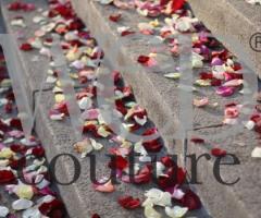 Scalinata di petali per il matrimonio