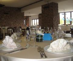 Sala allestita per il banchetto di nozze