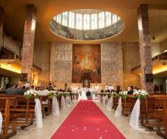 Regina Eventi - L'addobbo in chiesa