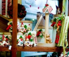 Vasetti per le conserve con pupazzetti per le bomboniere di matrimonio