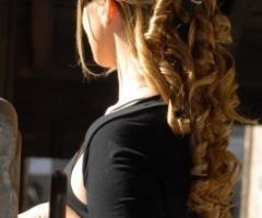 Acconciatura per la sposa con capelli sciolti