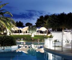 Alma Resort - Allestimento del matrimonio sotto il gazebo