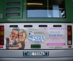 Autobus con l'annuncio di matrimonio