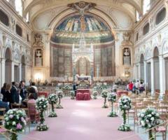 Allestimenti per la cerimonia religiosa