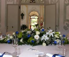 Fiori per il tavolo degli sposi