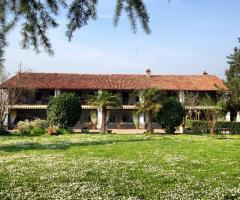 Cascina immersa nel verde per il matrimonio