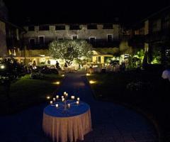 Villa Casa Forte di Bisone - La villa illuminata per un matrimonio serale