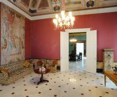 L'ampio Salone della Musica del Palazzo Montevago