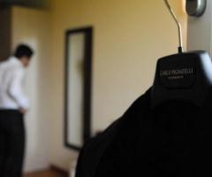 Fotografia dei preparativi dello sposo 