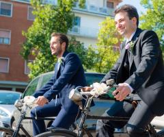 Photo Creative Studio - Arrivo in bicicletta