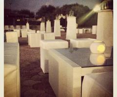 Illuminazione lounge per il matrimonio