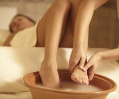 Trattamento piedi per la sposa