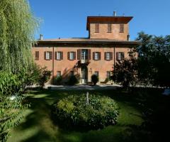 la villa e parte del parco presso La Quiete di Mezzana