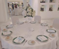 Francesca e Nevia wedding planner - Tavolo ospiti con fiori
