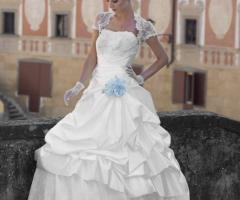 Abito con coprispalle