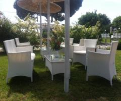 Allestimento tavoli per l'antipasto di matrimonio in giaridno