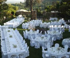 Ricevimento di matrimonio in giardino