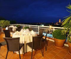 Tavoli in terrazza per le nozze