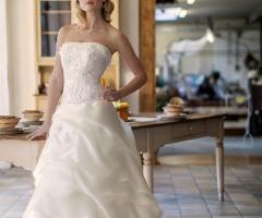 Organza di seta e pizzo ricamato a mano - Centrospose M&G